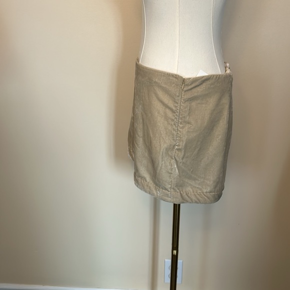 FREE PEOPLE Annalise Velvet Mini Skirt High Rise Side Slit Tan Size 2 - Picture 6 of 9
